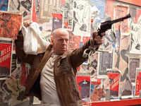 New pictures of <i class="tbold">looper</i>
