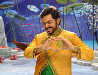 New pictures of <i class="tbold">alex pandian</i>