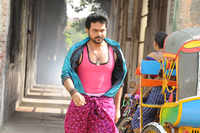 Click here to see the latest images of <i class="tbold">alex pandian</i>