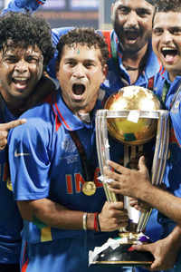 Check out our latest images of <i class="tbold">sachin tendulkar retires from odis</i>