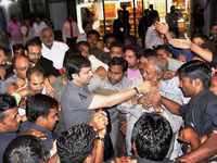 Click here to see the latest images of <i class="tbold">akbaruddin owaisi attack case</i>