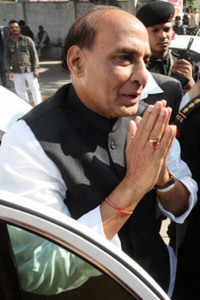 New pictures of <i class="tbold">chief guest' rajnath singh</i>