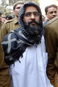 New pictures of <i class="tbold">afzal guru's tihar grave</i>