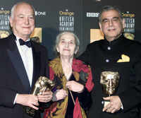 Trending photos of <i class="tbold">ruth prawer</i> on TOI today