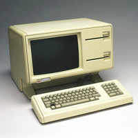 New pictures of <i class="tbold">first apple computer</i>
