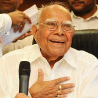 Check out our latest images of <i class="tbold">ram jethmalani suspension from bjp</i>