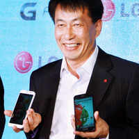 New pictures of <i class="tbold">optimus g pro</i>
