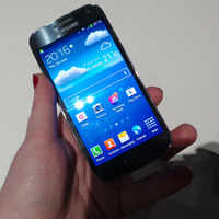 New pictures of <i class="tbold">samsung galaxy s4 comparisons</i>