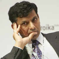 Trending photos of <i class="tbold">rbi governor raghuram rajan</i> on TOI today