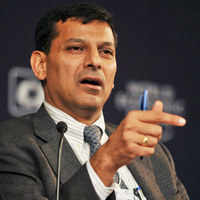 Check out our latest images of <i class="tbold">rbi governor raghuram rajan</i>