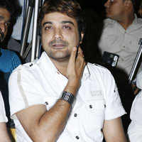 New pictures of <i class="tbold">prasenjit chatterjee</i>