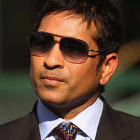New pictures of <i class="tbold">tendulkar 200th test</i>
