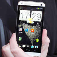 Trending photos of <i class="tbold">phablet</i> on TOI today
