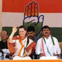 Check out our latest images of <i class="tbold">vice president of gujarat mahila congress</i>