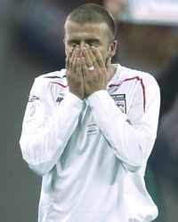 Check out our latest images of <i class="tbold">england players</i>