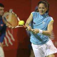 See the latest photos of <i class="tbold">amelie mauresmo</i>