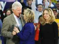 Check out our latest images of <i class="tbold">chelsea clinton</i>