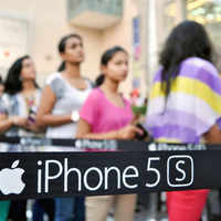 Check out our latest images of <i class="tbold">iphone 5s sales</i>