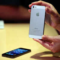 Click here to see the latest images of <i class="tbold">iphone 5s sales</i>