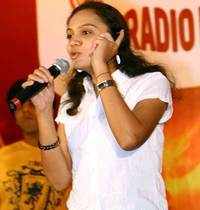 Click here to see the latest images of <i class="tbold">radio mirchi dj hunt</i>