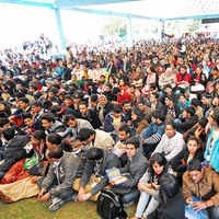 <i class="tbold">jaipur literature festival</i> 2014