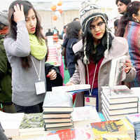 <i class="tbold">jaipur literature festival</i> 2014