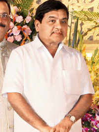 Trending photos of <i class="tbold">r r patil</i> on TOI today