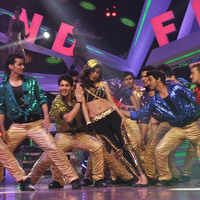 Check out our latest images of <i class="tbold">nach baliye 6</i>