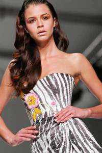 New pictures of <i class="tbold">australian fashion week</i>