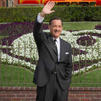 New pictures of <i class="tbold">saving mr banks</i>