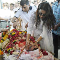Trending photos of <i class="tbold">bobby chawla</i> on TOI today