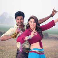Check out our latest images of <i class="tbold">sivakarthikeyan hansika</i>