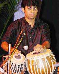 New pictures of <i class="tbold">tabla player</i>