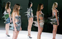 Trending photos of <i class="tbold">hussein chalayan</i> on TOI today