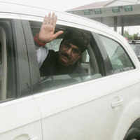 Check out our latest images of <i class="tbold">gopinath munde dies</i>