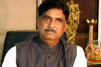 Bollywood reacts to <i class="tbold">gopinath munde</i>'s demise