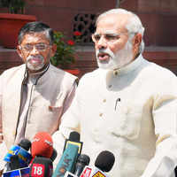 New pictures of <i class="tbold">11th lok sabha</i>