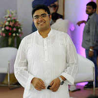 New pictures of <i class="tbold">dr ashok chopra</i>