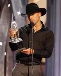 New pictures of <i class="tbold">cma awards</i>