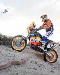 Check out our latest images of <i class="tbold">the dakar rally</i>