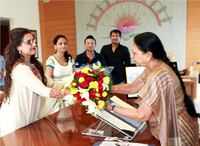 Mardaani: When Rani Mukerji met Gujarat CM <i class="tbold">anandiben patel</i>