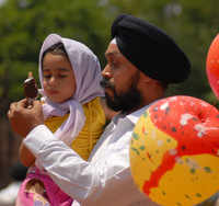 Click here to see the latest images of <i class="tbold">baisakhi festival</i>