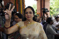 Things only Hema Malini can do