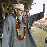 Click here to see the latest images of <i class="tbold">omar abdullah</i>