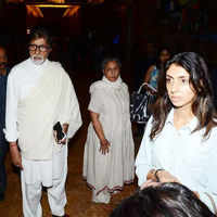 Check out our latest images of <i class="tbold">amitabh bacchan</i>