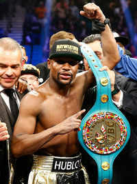 Check out our latest images of <i class="tbold">Floyd Mayweather Jr</i>