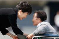 Check out our latest images of <i class="tbold">south korean president</i>