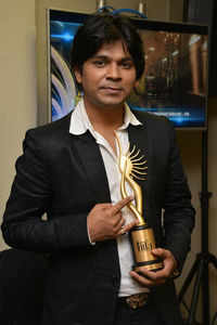 Check out our latest images of <i class="tbold">singer ankit tiwari</i>