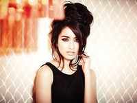 What makes Shraddha Kapoor popular with her fans?