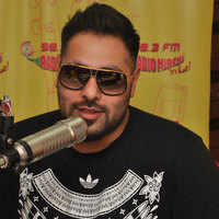 Check out our latest images of <i class="tbold">radio mirchi dj hunt</i>